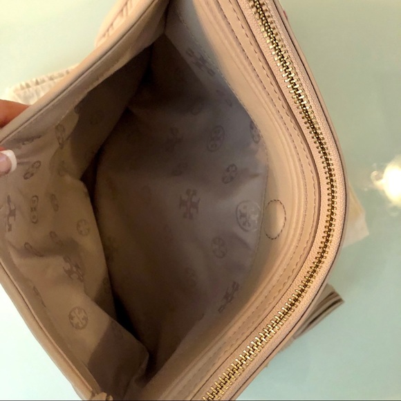 AUTHENTIC Tory Burch Fleming Quilted Shoulder Bag - Picture 3 of 8